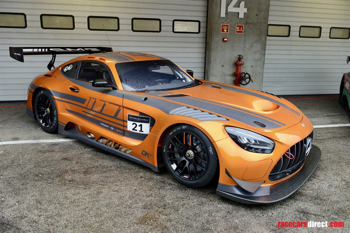 mercdes-amg-gt3-evo-2023---1800-kms-as-new