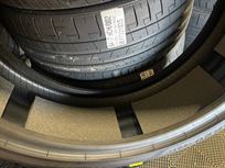 mc-mclaren-2253520-tyres