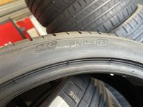mc-mclaren-2253520-tyres