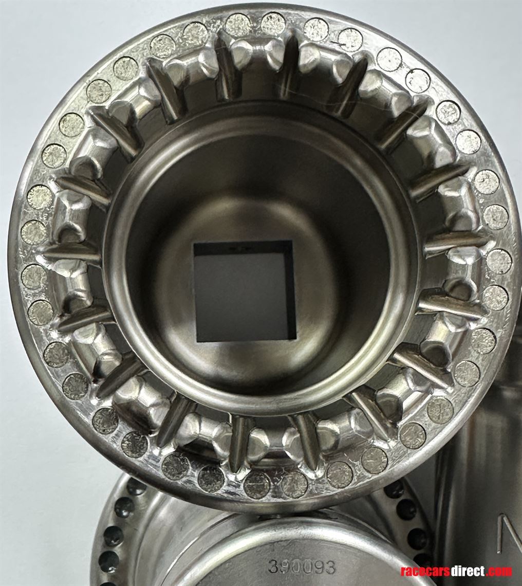 porsche-gt3-1-drive-titanium-socket