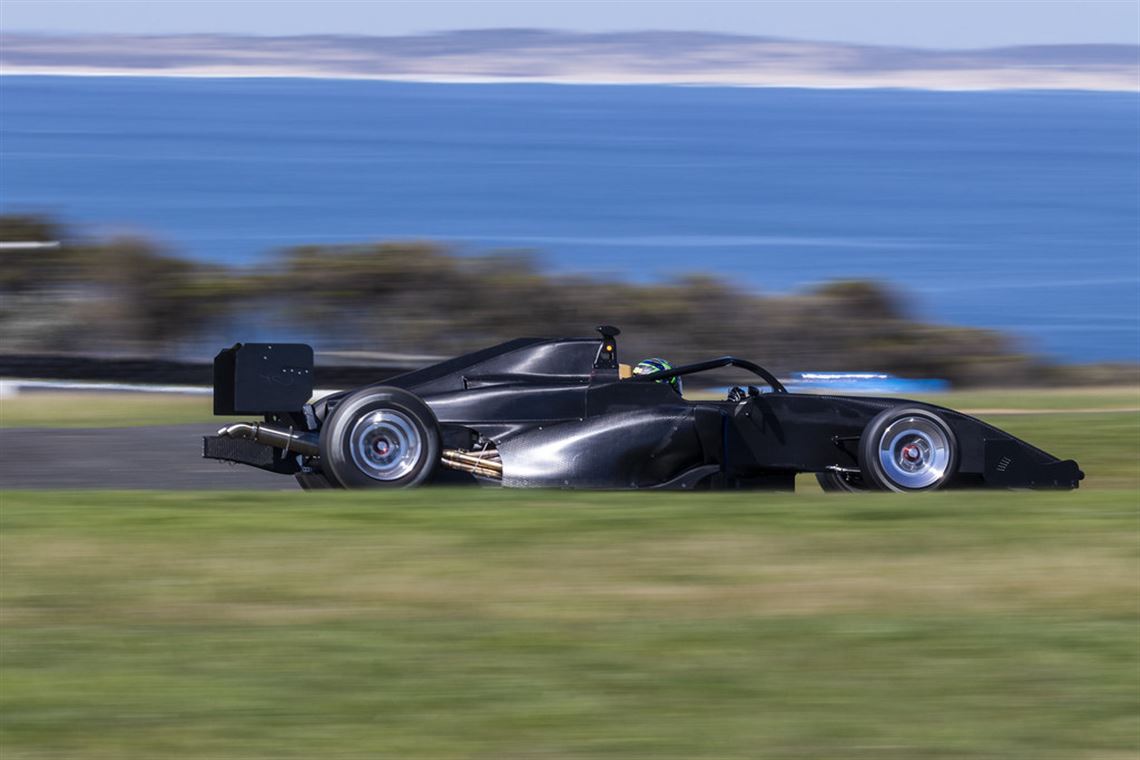 s5000-onroak-ligier-jsf3ford-v8
