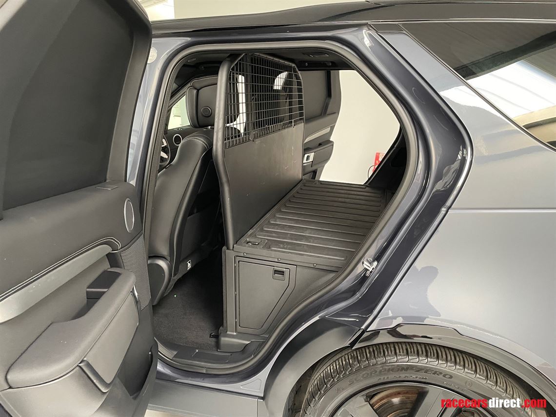 land-rover-discovery-dynamic-hse-d-mhev-auto