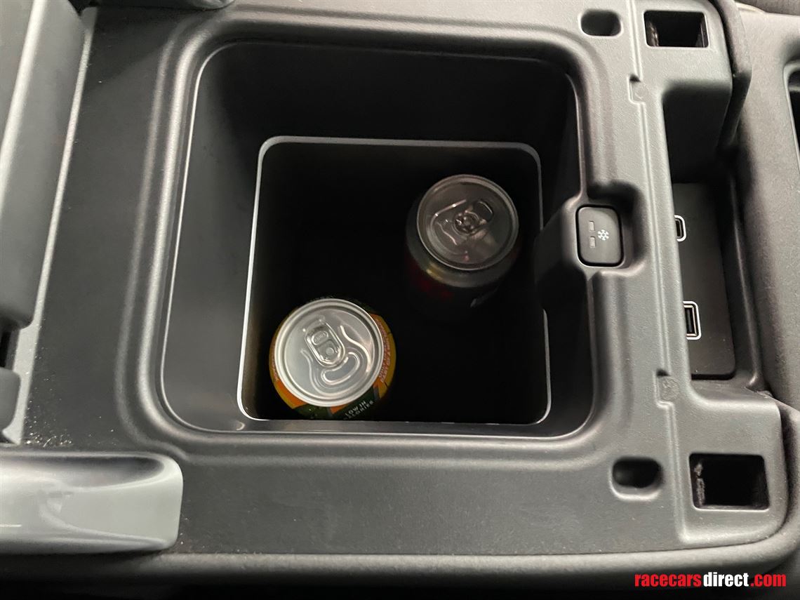 land-rover-discovery-dynamic-hse-d-mhev-auto