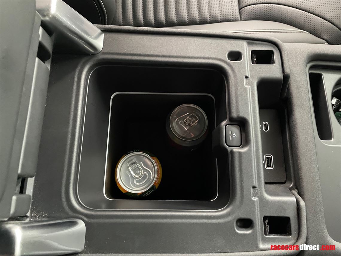 land-rover-discovery-dynamic-hse-d-mhev-auto