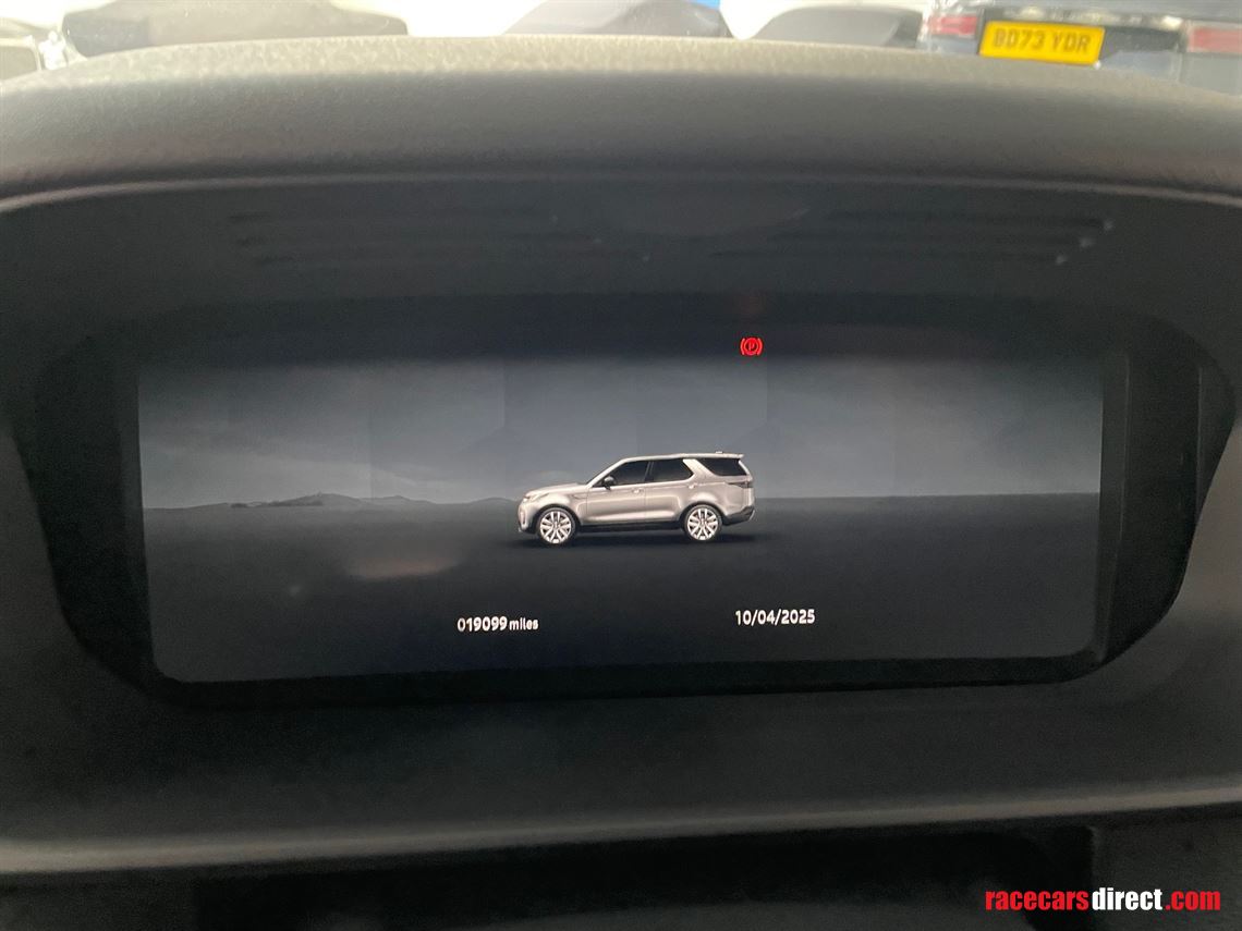 land-rover-discovery-dynamic-hse-d-mhev-auto