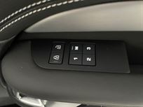 land-rover-discovery-dynamic-hse-d-mhev-auto