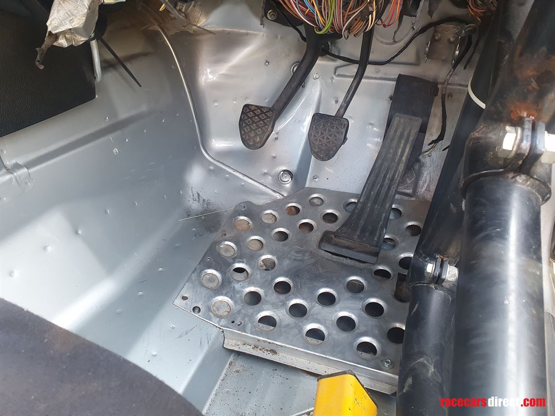 bmw-e36-compact-race-car