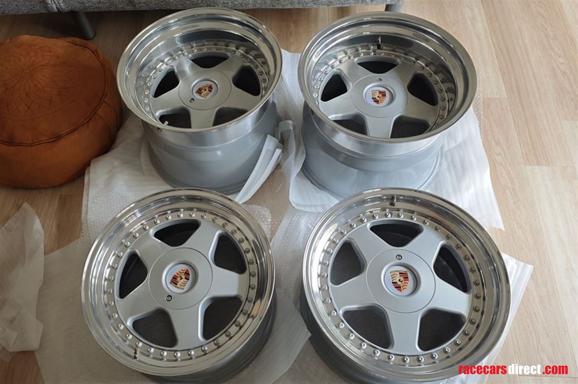 fully refurbished, invoice available on request