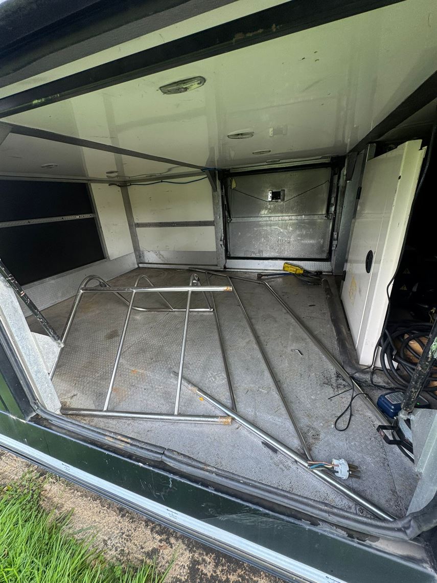 hopkins-2-car-trailer-with-tail-lift