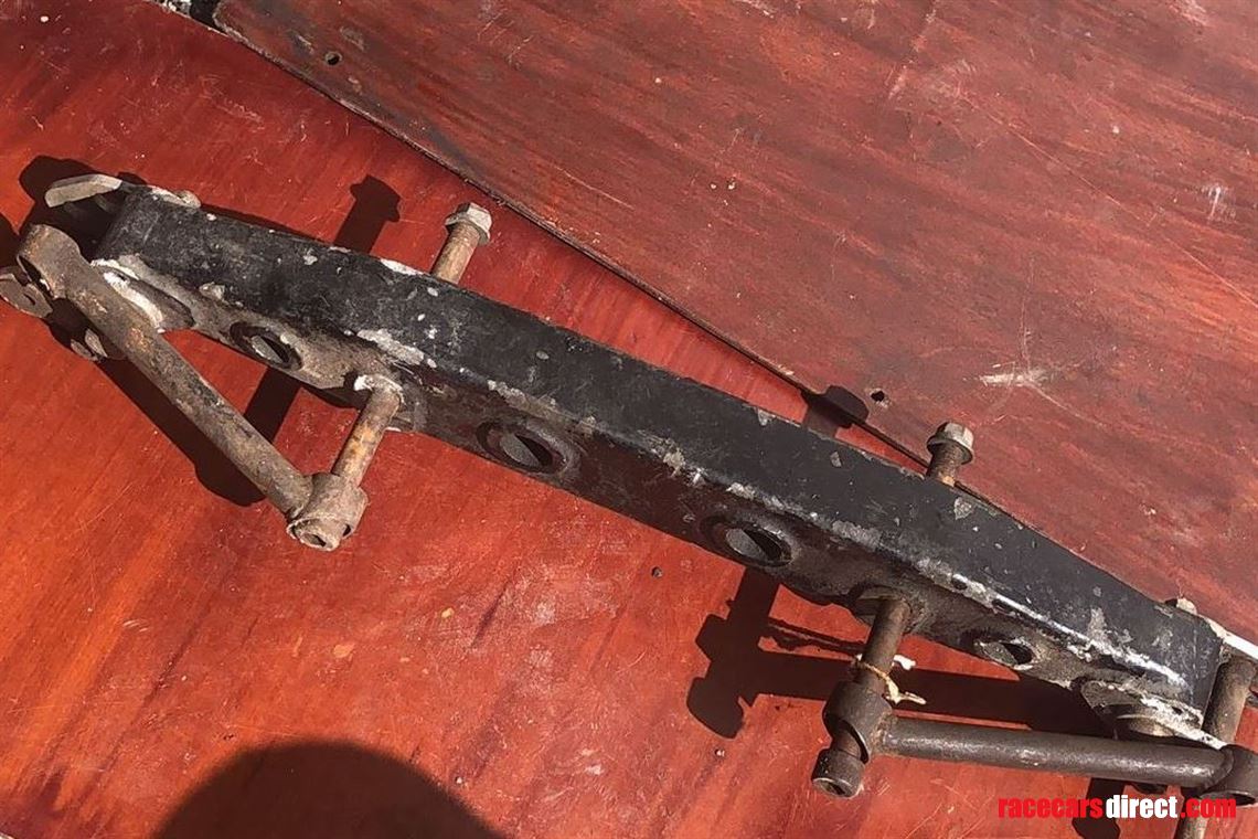 cast-alloy-rear-crossmember---march