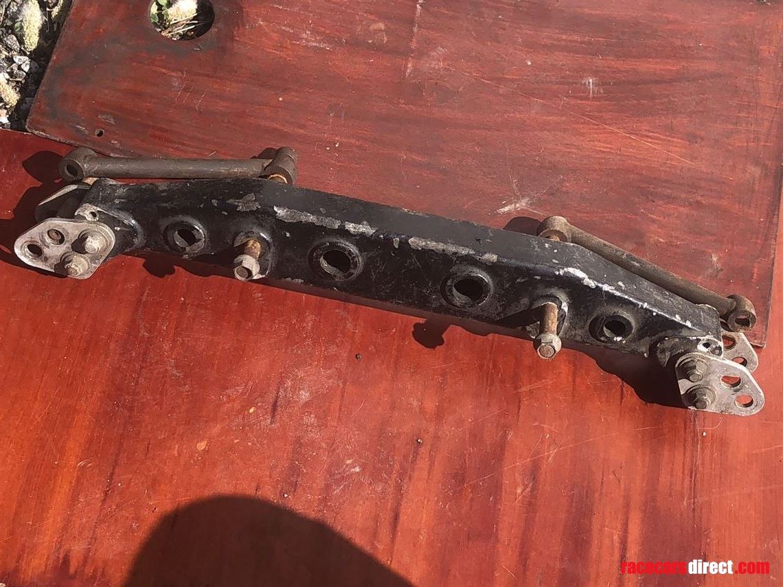 cast-alloy-rear-crossmember---march