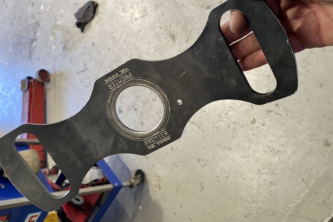 premier-fuel-refill-handle