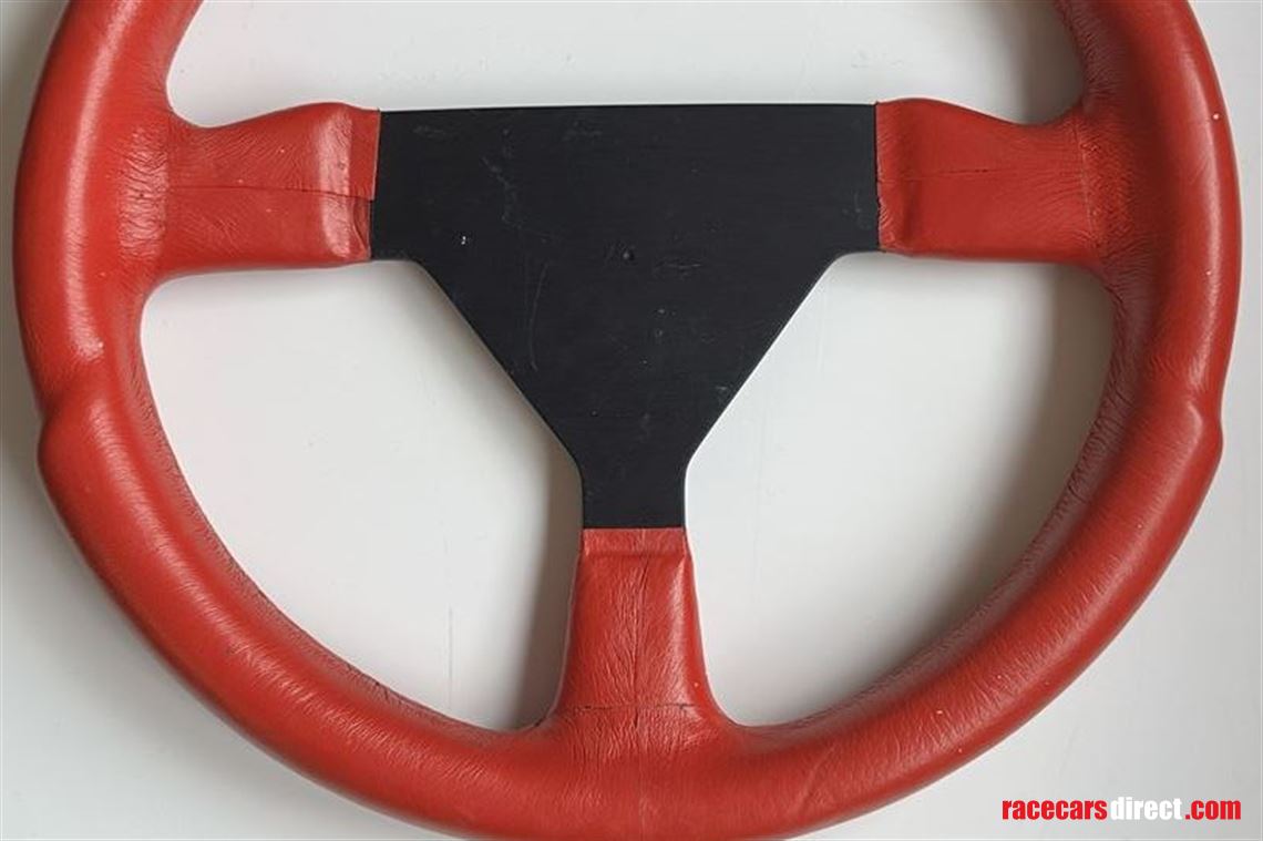 momo-red-leather-steering-wheel-280mm