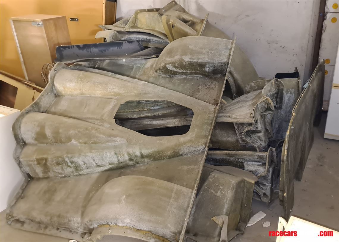 bodywork-moulds-for-caterham-sp300r