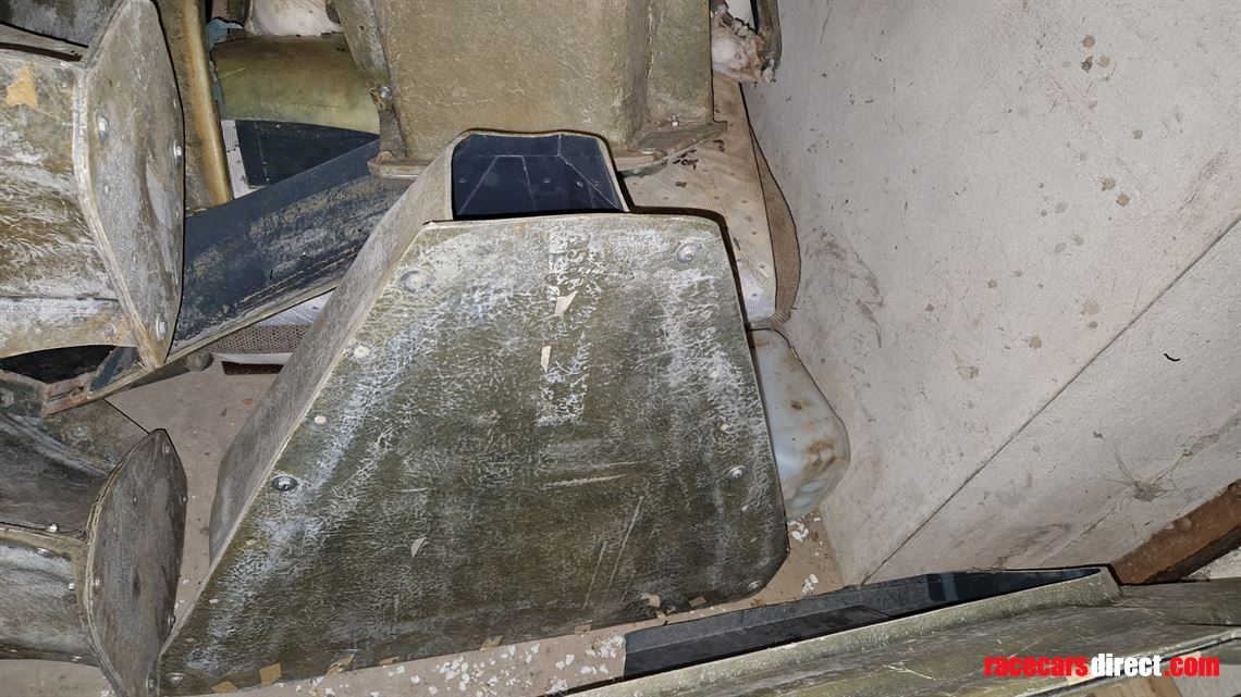 bodywork-moulds-for-caterham-sp300r