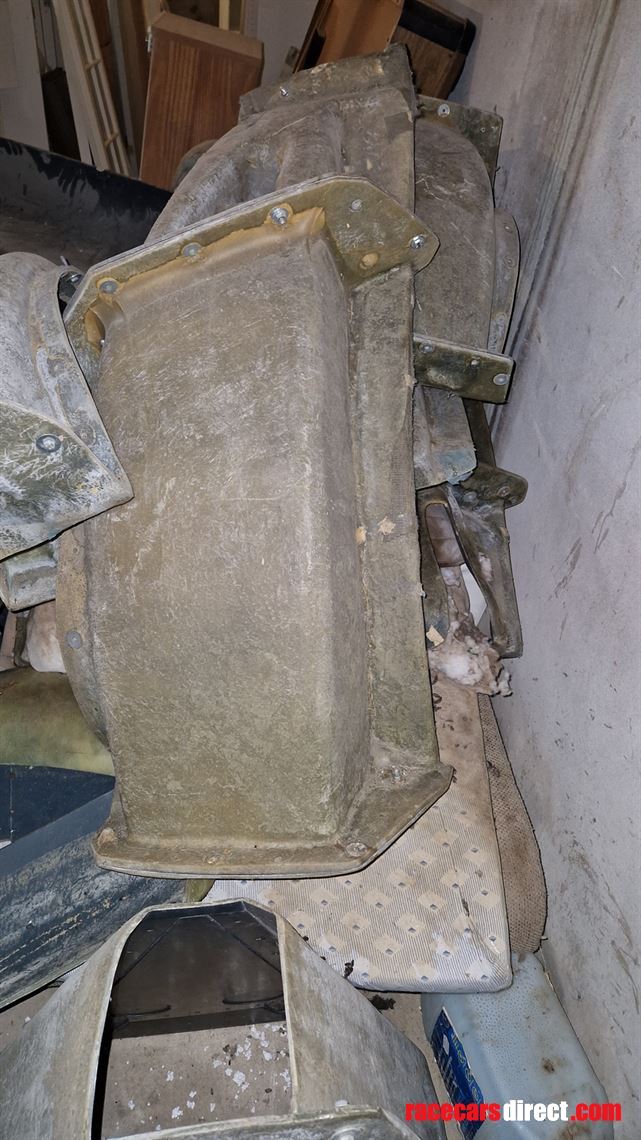 bodywork-moulds-for-caterham-sp300r