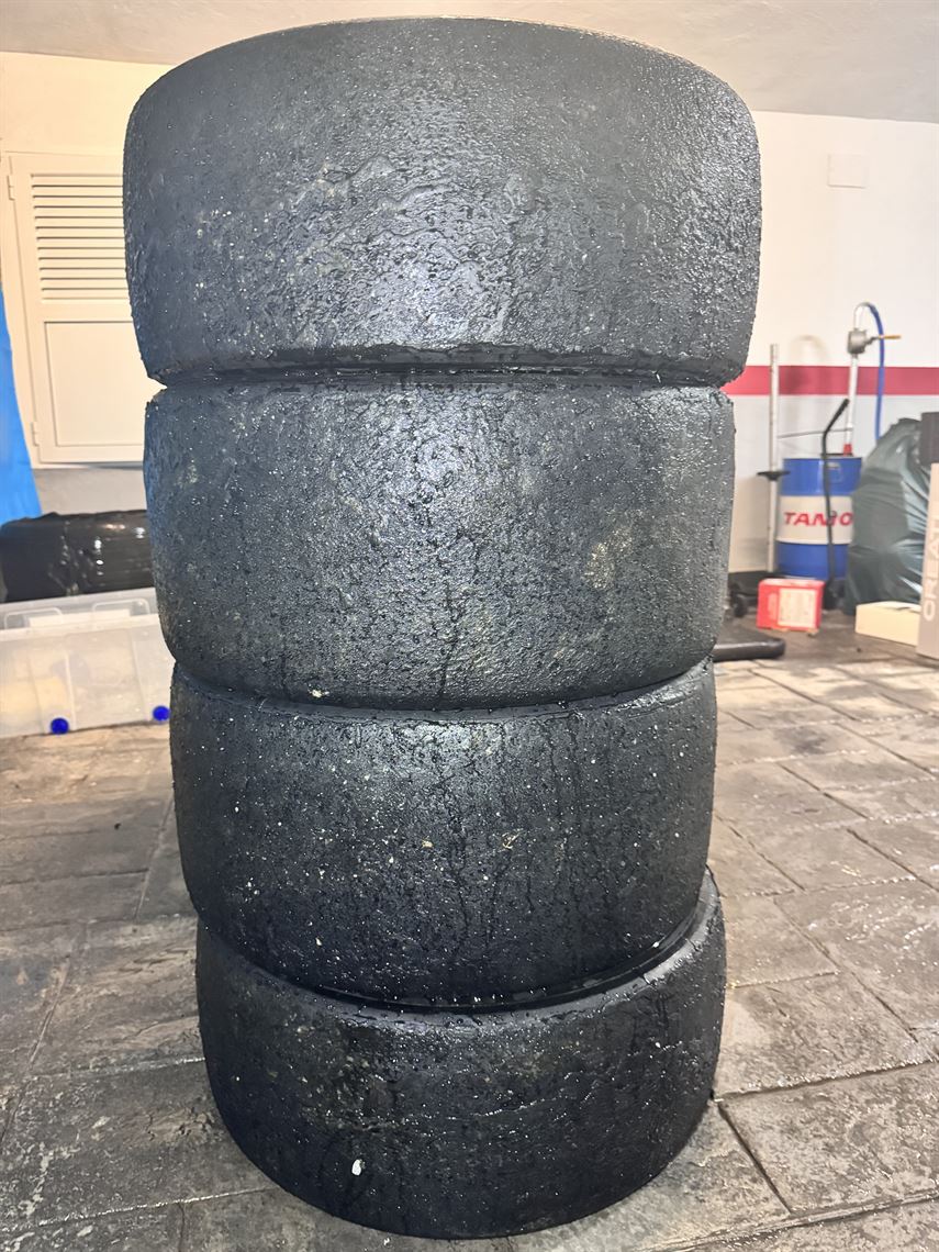 5-x-pirelli-dh-18-tyres