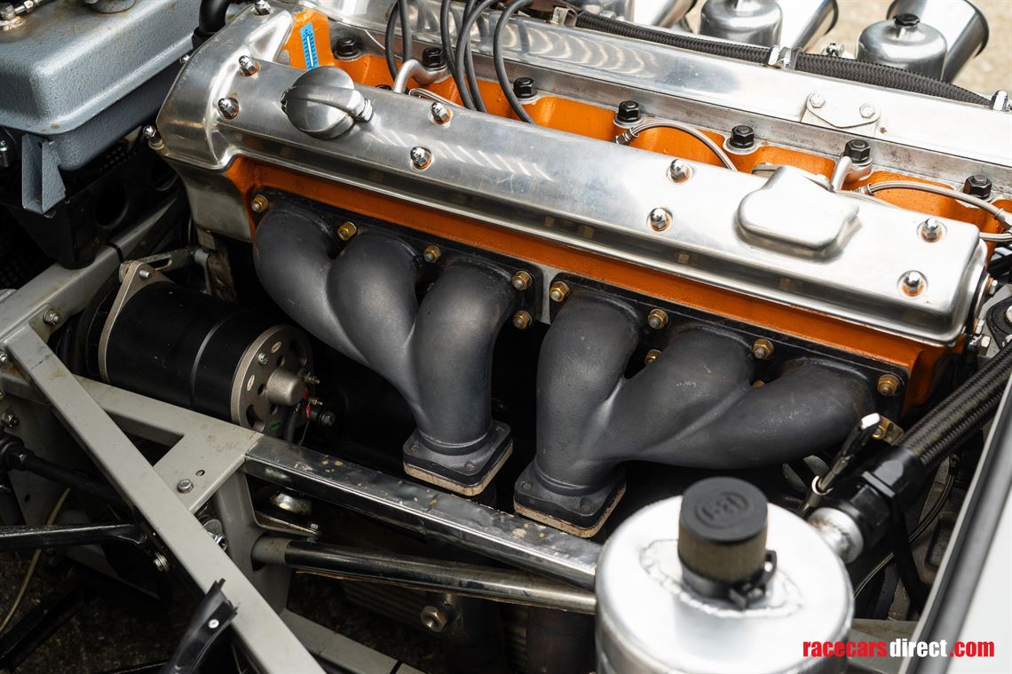 race-winning-1962-jaguar-e-type-series-1-fhc