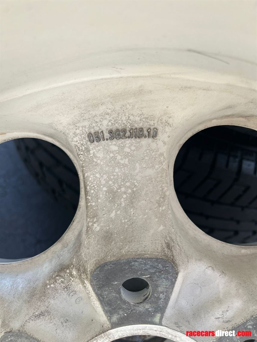 porsche-944-turbo-cup-magnesium-wheel-collect