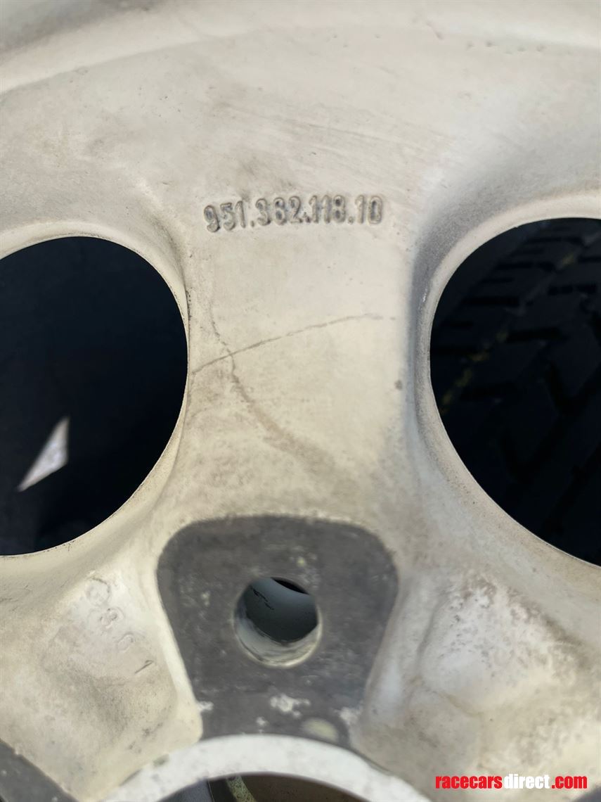 porsche-944-turbo-cup-magnesium-wheel-collect