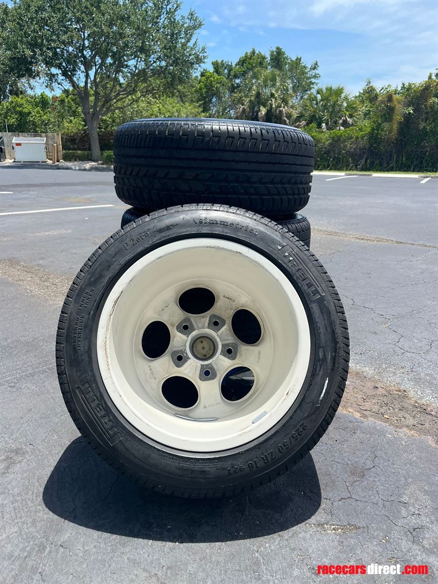 porsche-944-turbo-cup-magnesium-wheel-collect