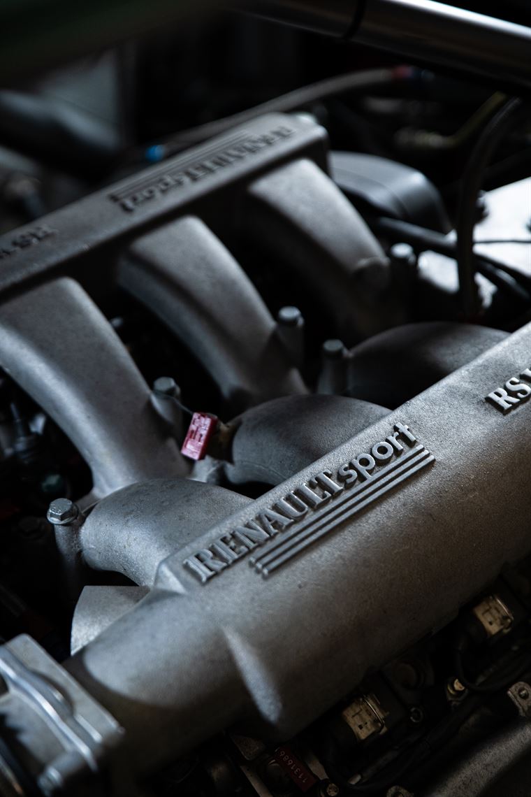 2001-clio-v6-trophy-from-luca-rangoni-europea