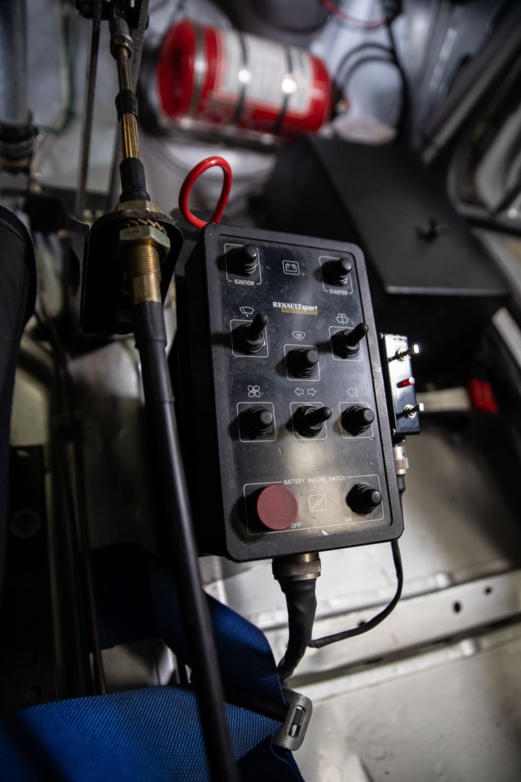 2001-clio-v6-trophy-from-luca-rangoni-europea