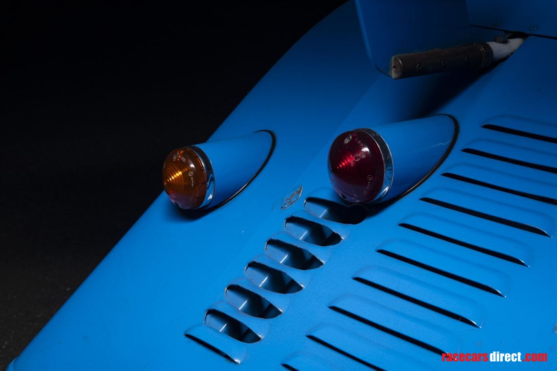 morgan-plus-8-gtr-big-blue