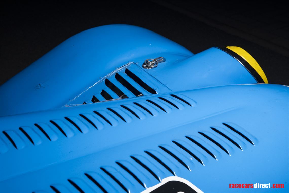 morgan-plus-8-gtr-big-blue