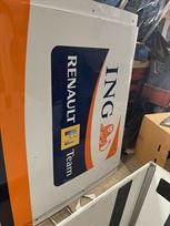 renault-f1-pit-perch-top