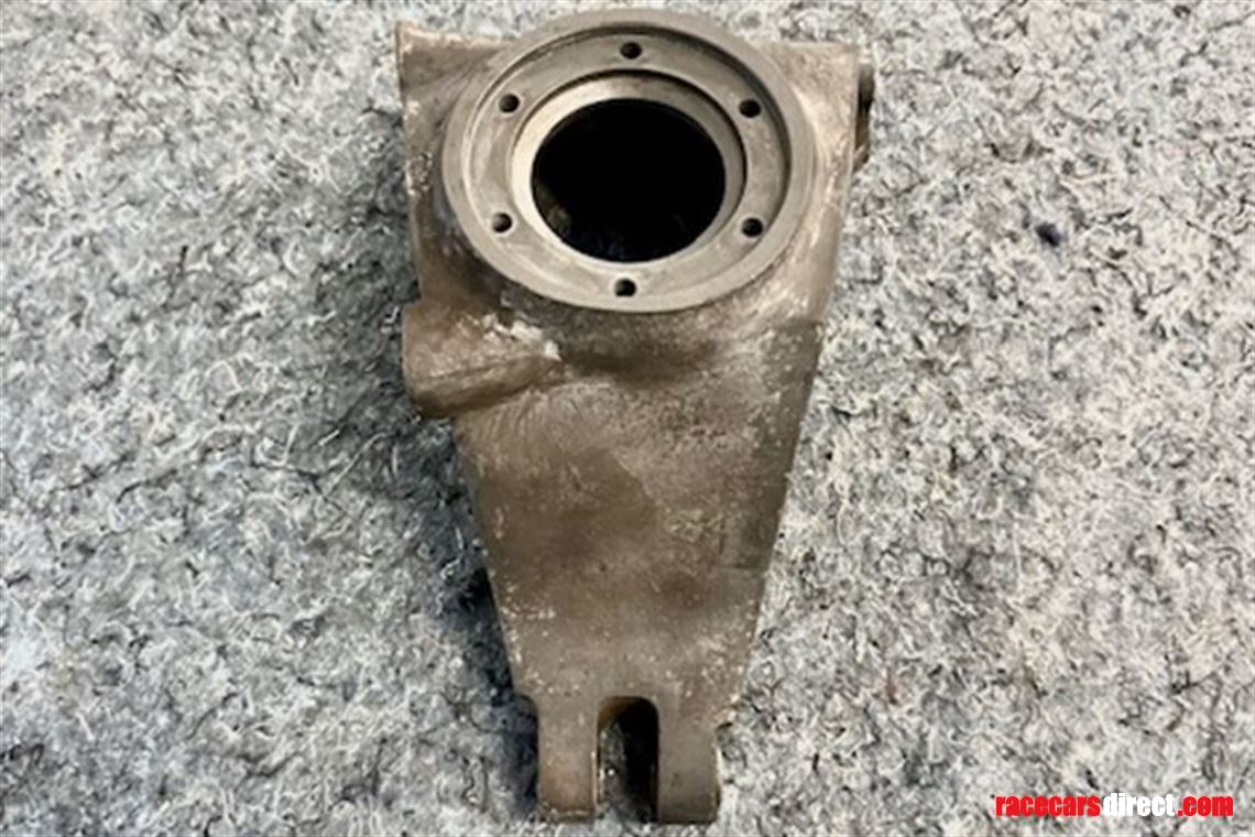 rear-upright-lucchini-sn-8790-historic