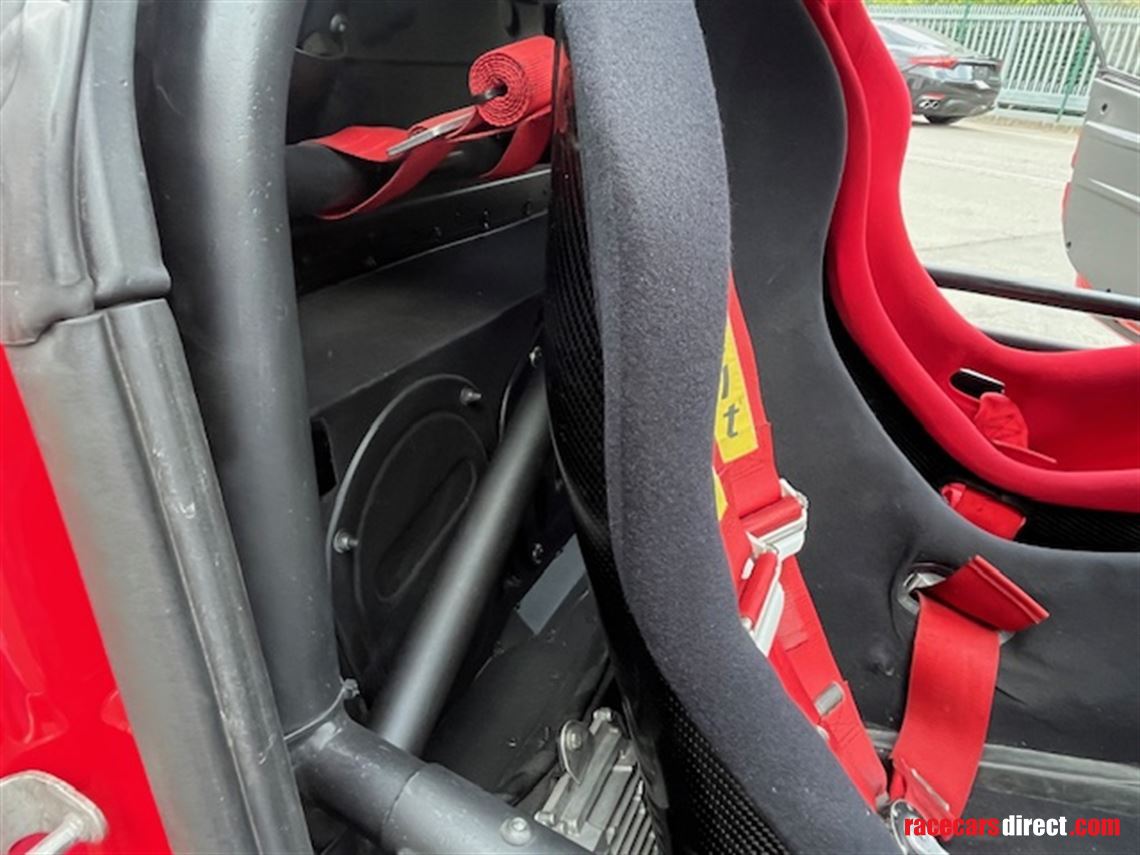 ferrari-458-challenge-2011