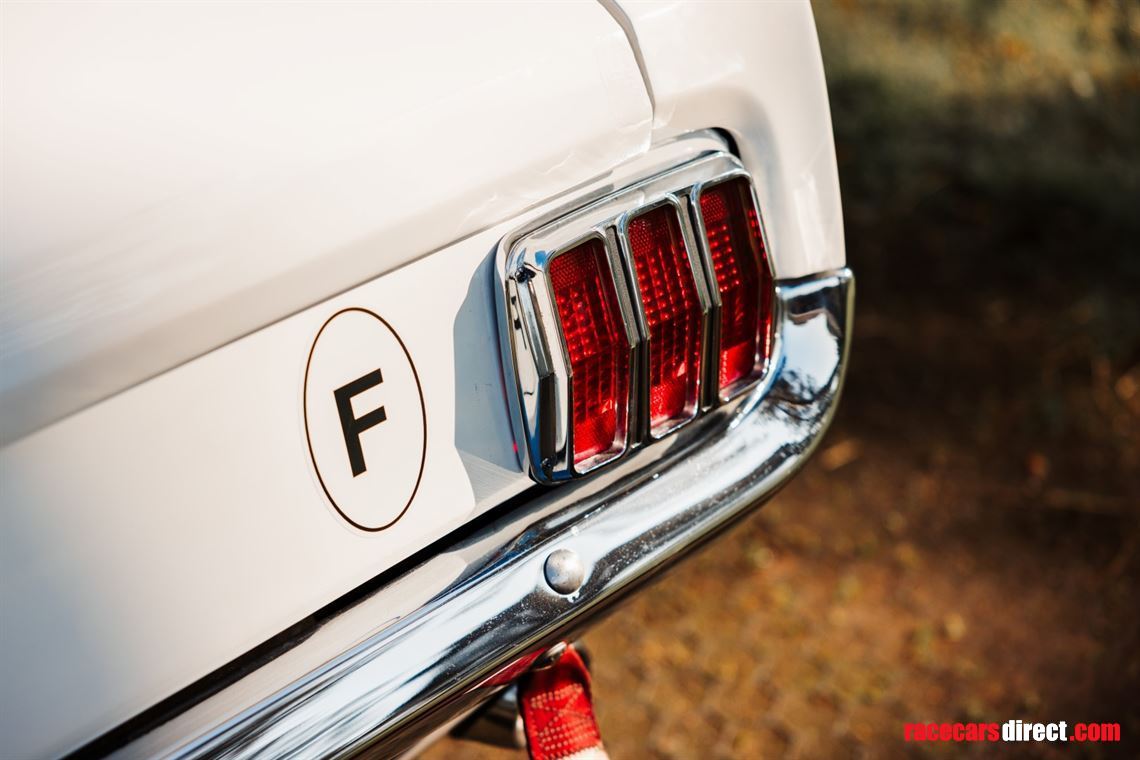 1965-ford-mustang-race-car