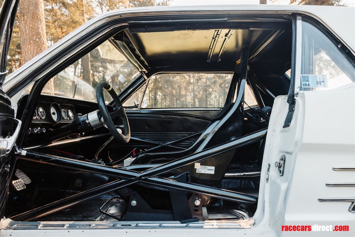 1965-ford-mustang-race-car