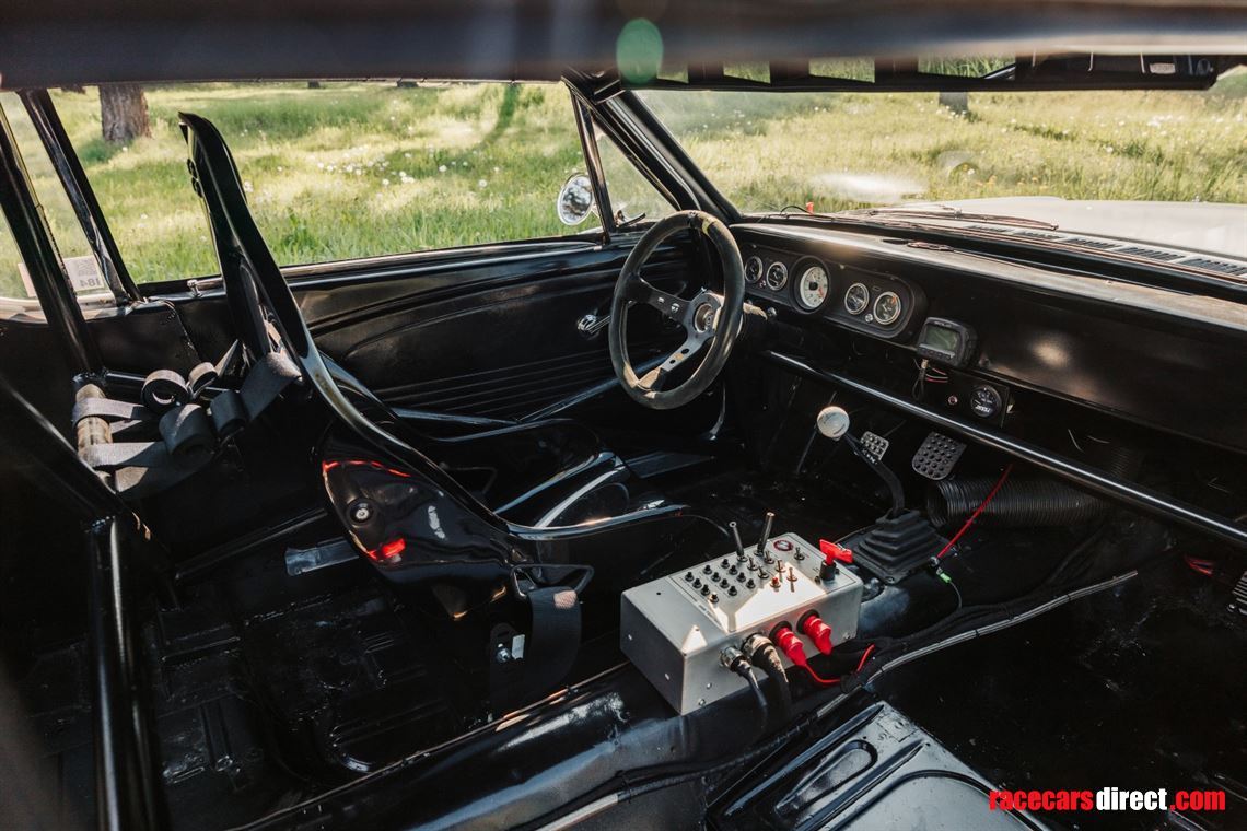 1965-ford-mustang-race-car