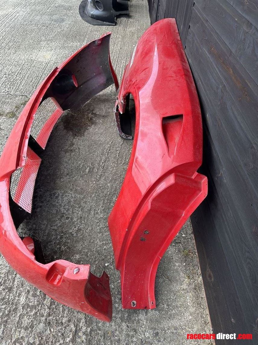 viper-gt3-carbon-bodywork-front-bumper-side