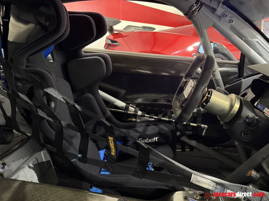 2011-audi-r8-lms-gt3