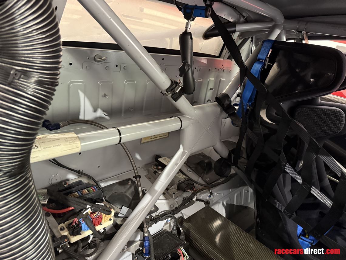 2011-audi-r8-lms-gt3