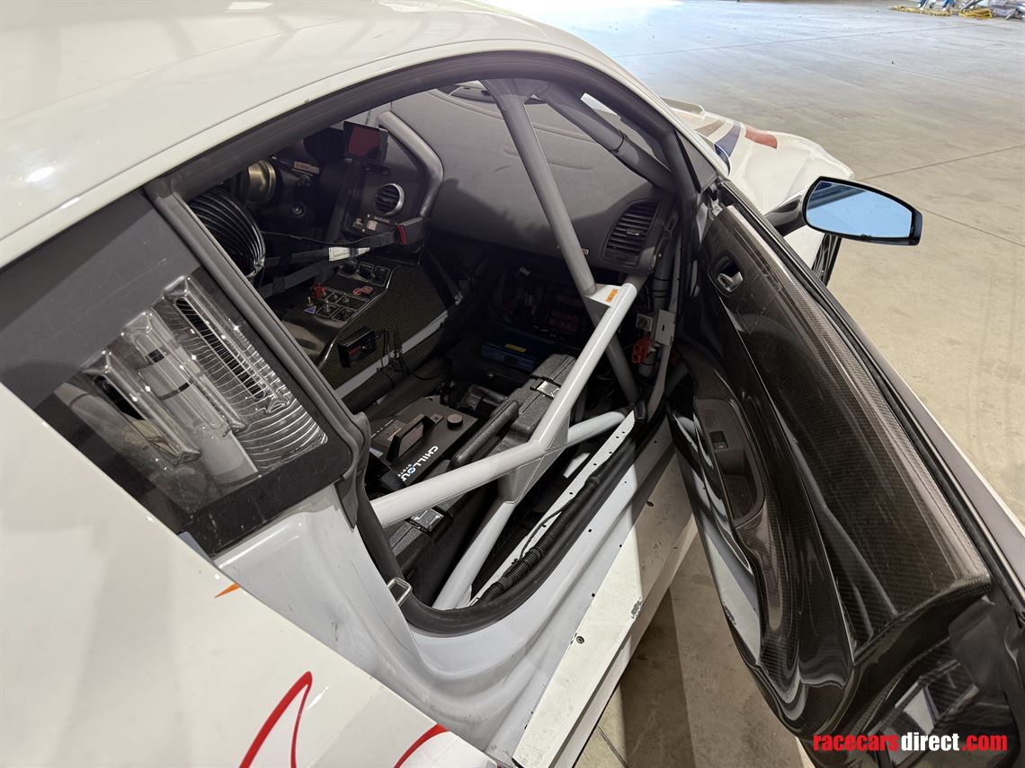 2011-audi-r8-lms-gt3