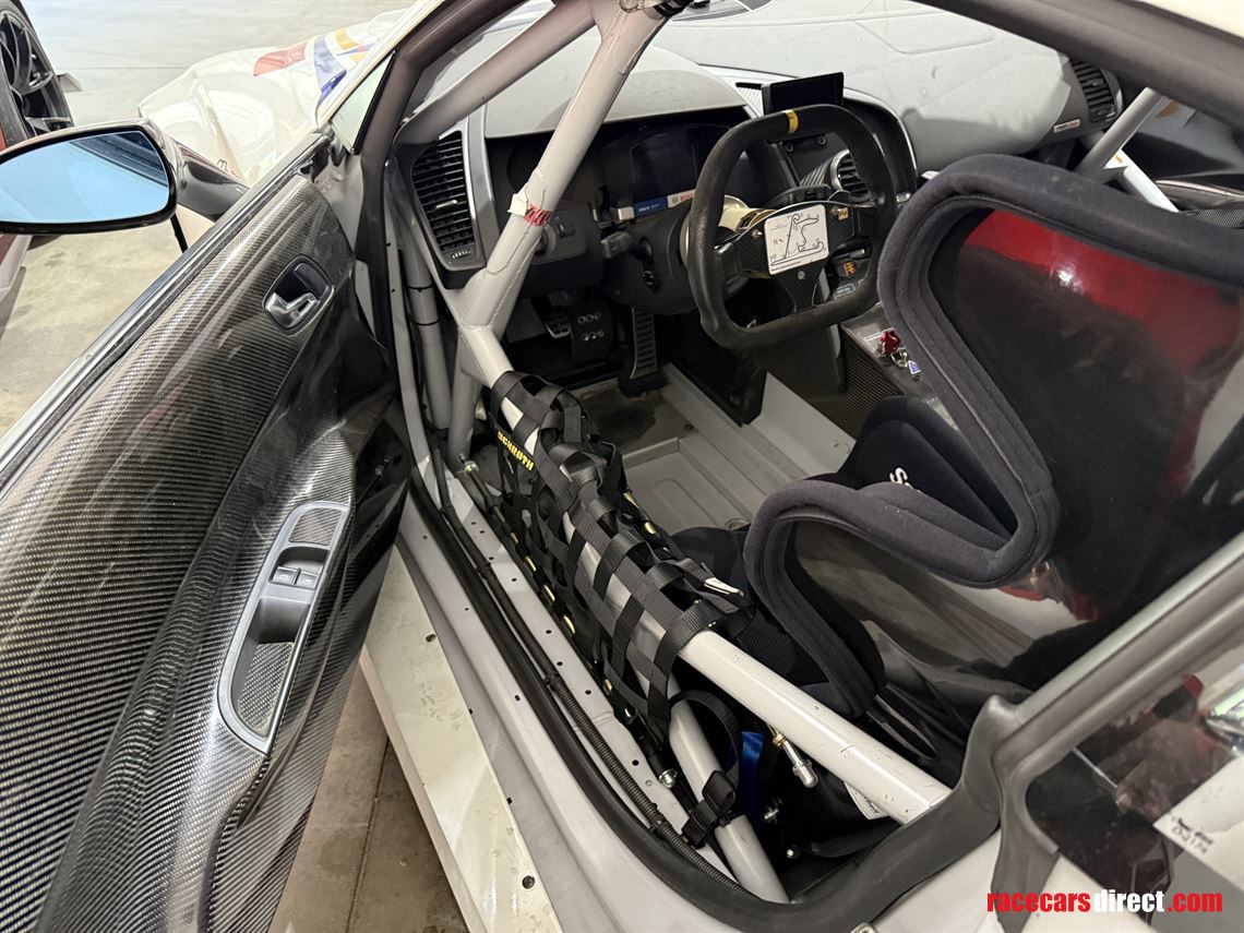 2011-audi-r8-lms-gt3