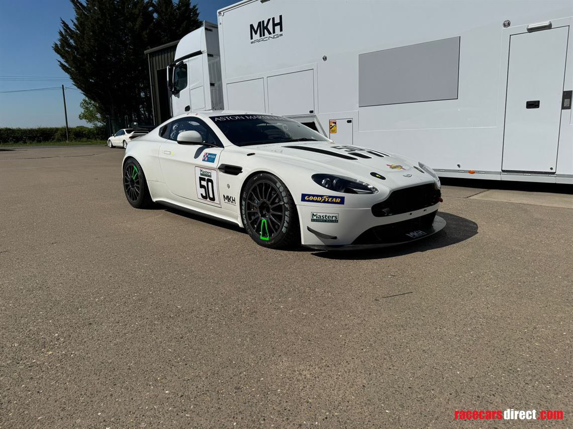 2016-aston-martin-vantage-gt4---r15-106