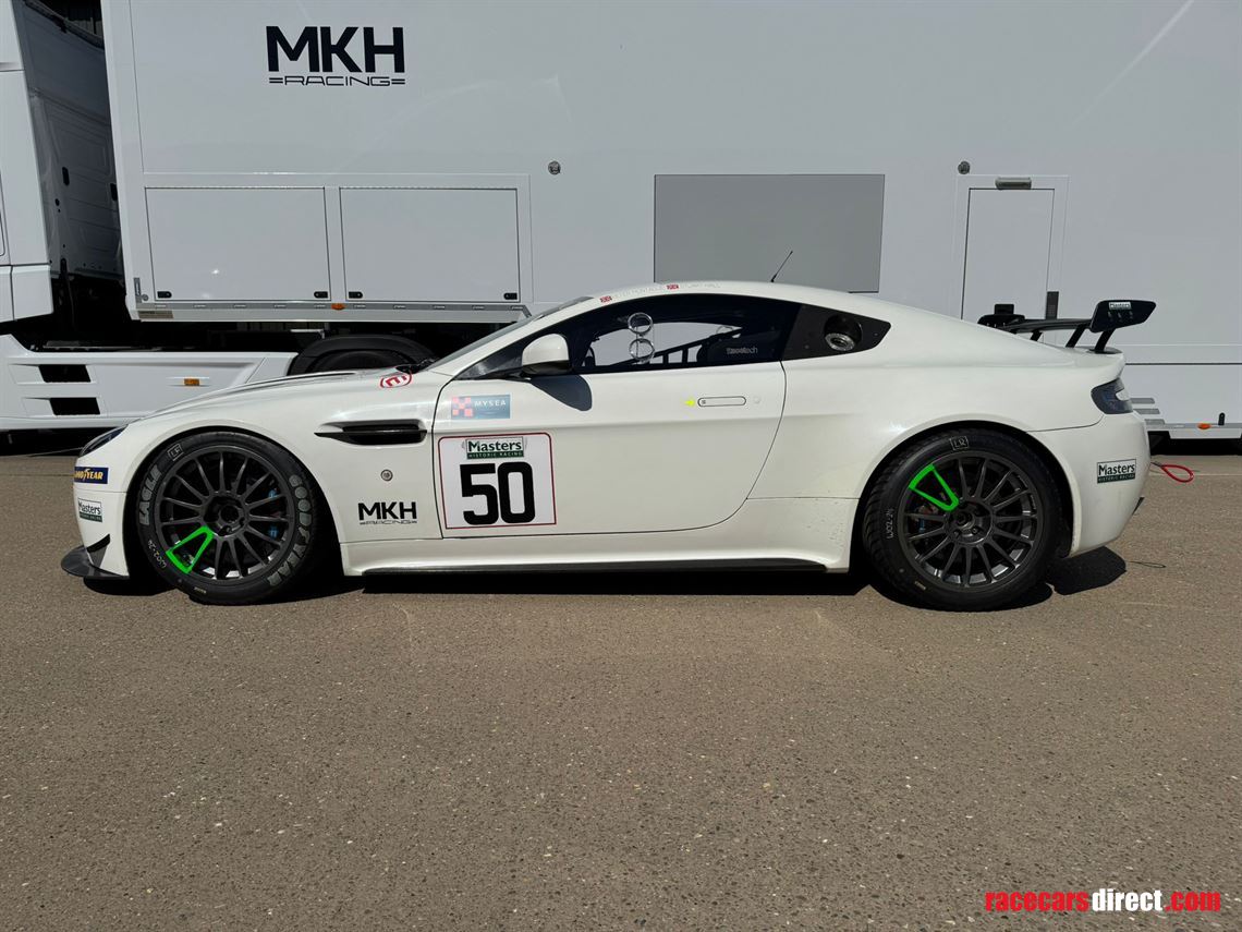 2016-aston-martin-vantage-gt4---r15-106