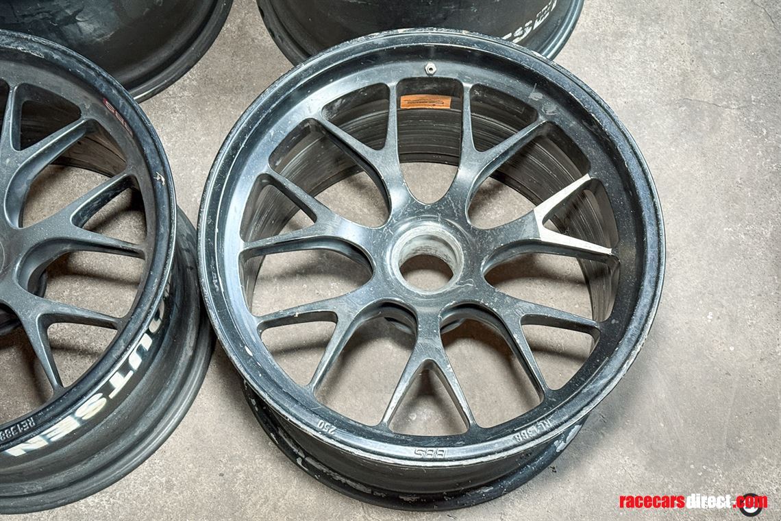 bmw-z4-gt3-wheels-used