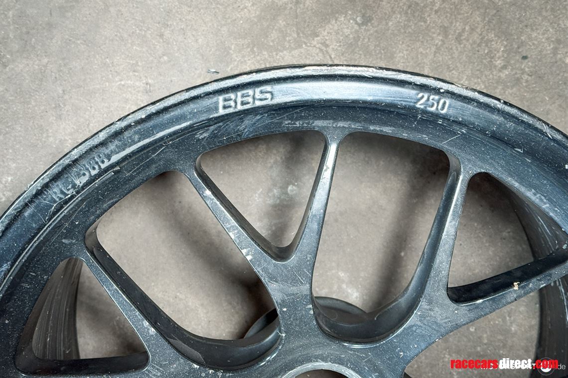 bmw-z4-gt3-wheels-used