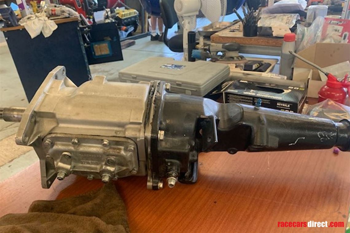 ac-cobra-shelby-t10-transmission