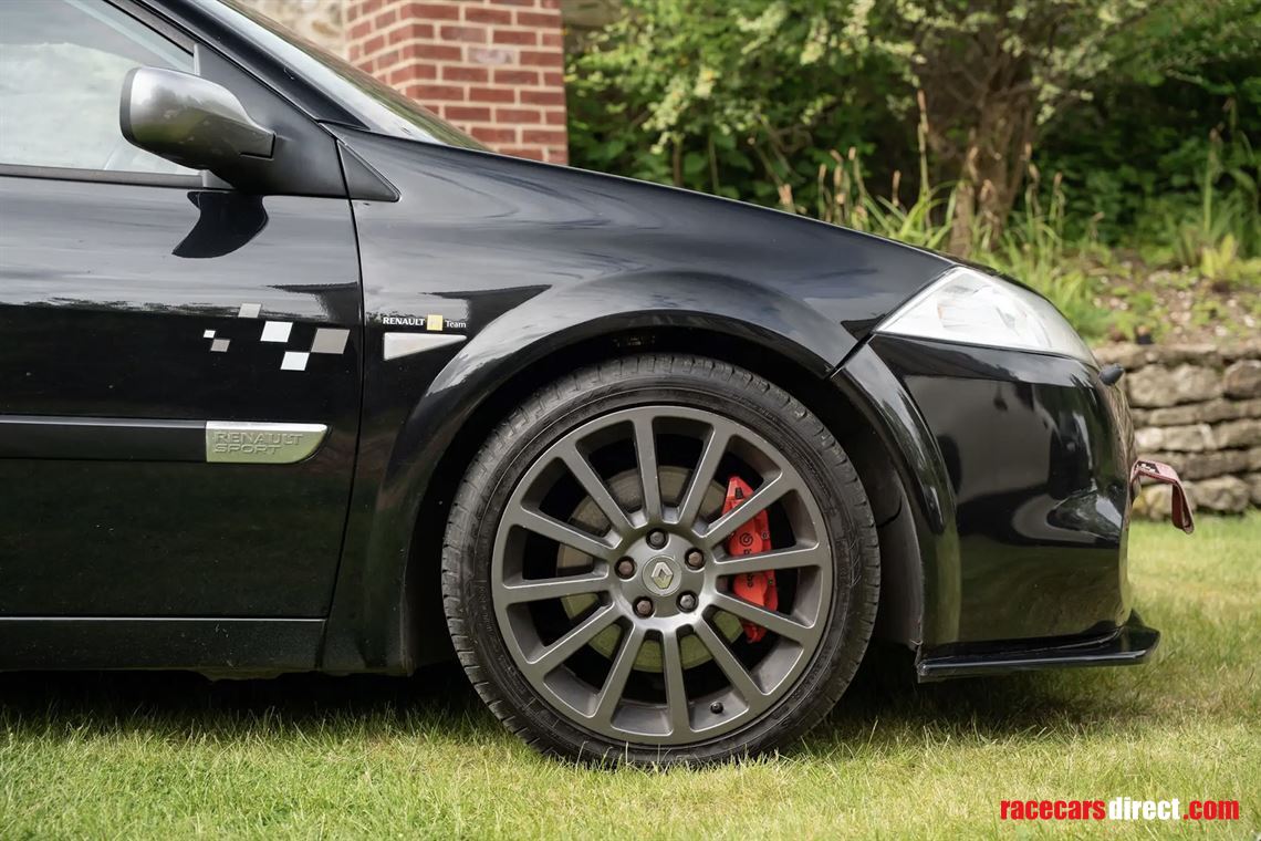 2007-renault-megane-rs-230-renault-f1-team-r2