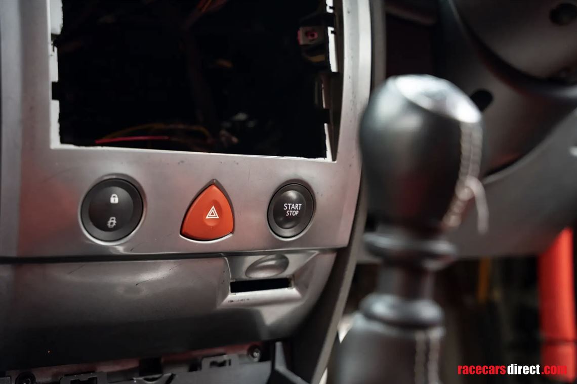 2007-renault-megane-rs-230-renault-f1-team-r2