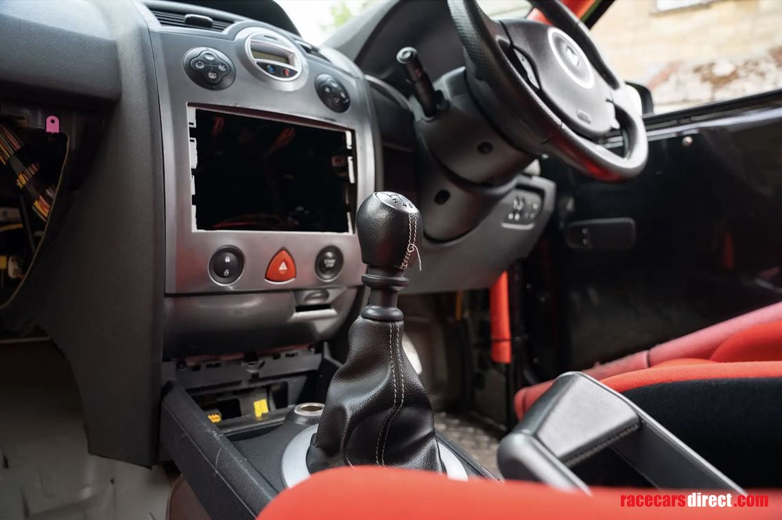 2007-renault-megane-rs-230-renault-f1-team-r2