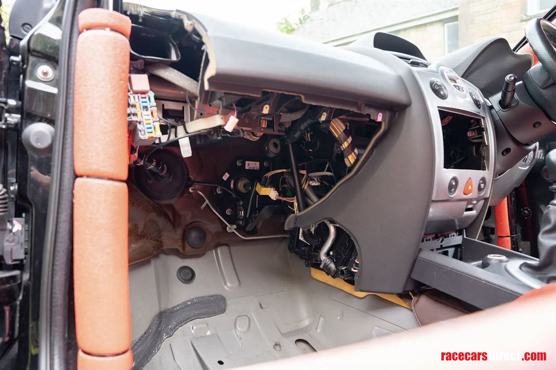 2007-renault-megane-rs-230-renault-f1-team-r2