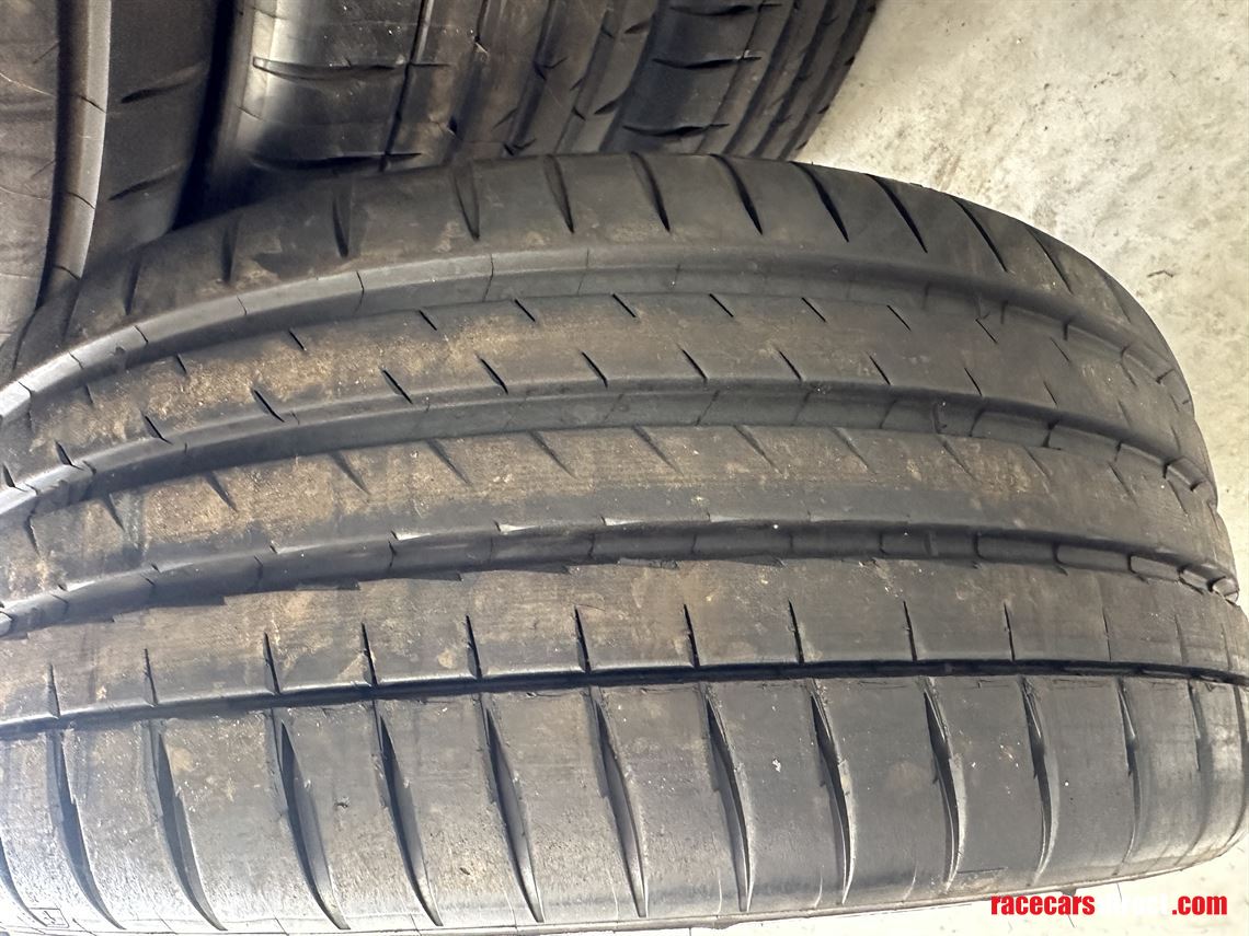 ginetta-20-rims-with-tyres